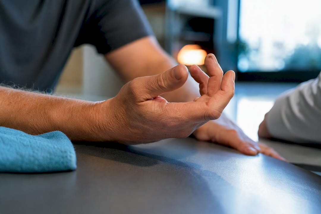 4 Causes of Hand Pain in Plano and Hands On Relief Without Surgery